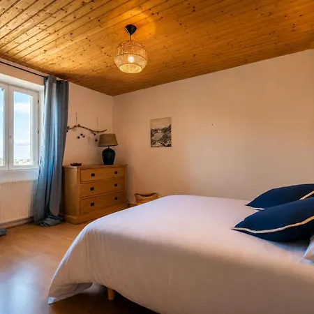 Maison Bordeneuve بيت للعطل